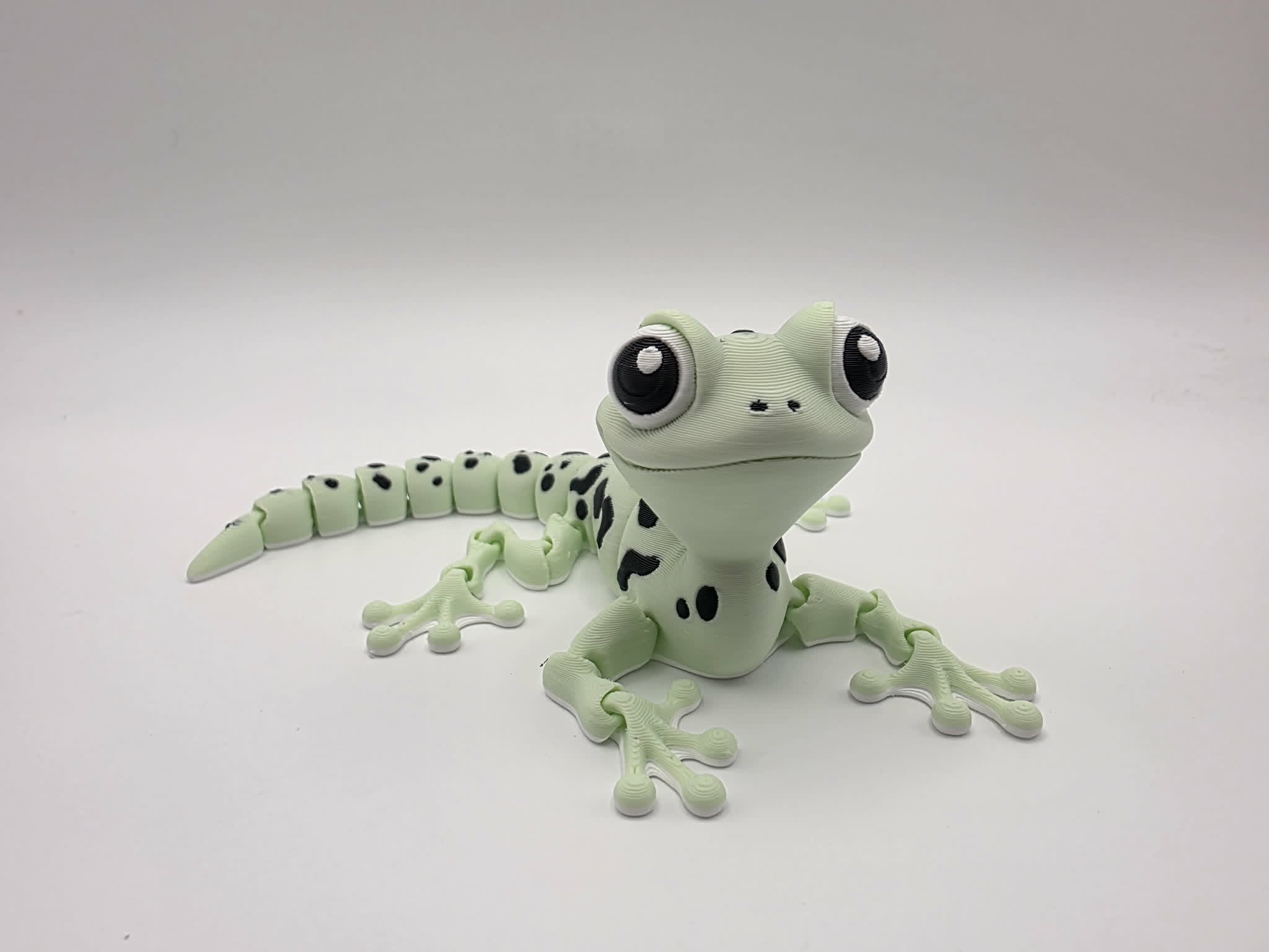 Gecko - Standard - 5.75" Long x 3" Wide x 1.75" Tall 3D print product image